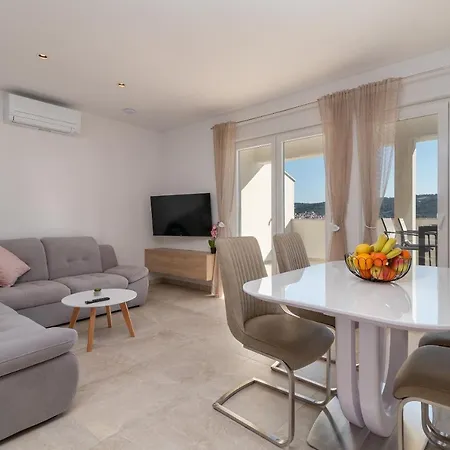 Apartment Olea Trogir