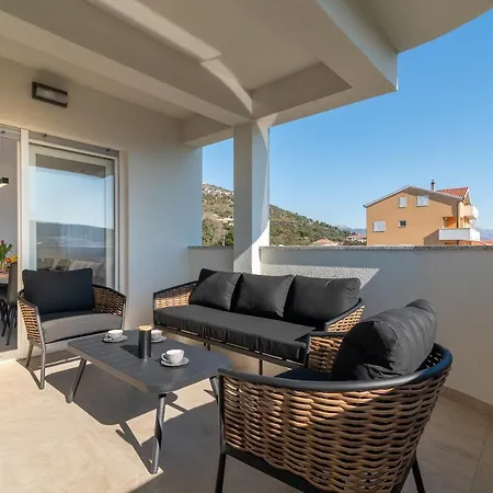Olea Daire Trogir