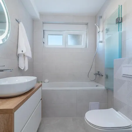 Olea Daire Trogir