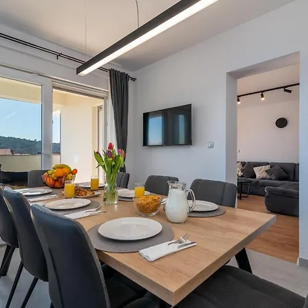 Olea Daire Trogir